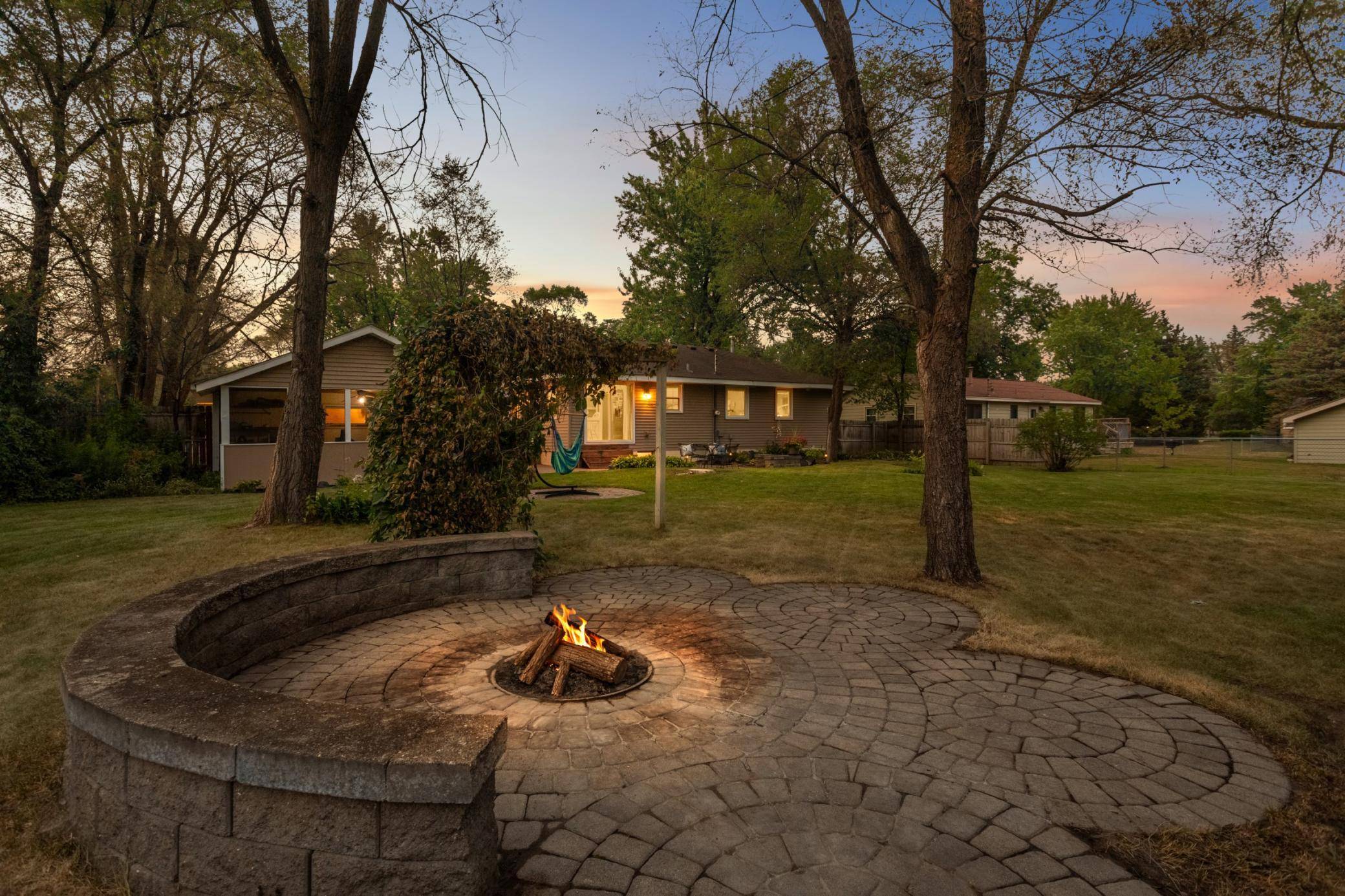725 82nd AVE N, Brooklyn Park, MN 55444