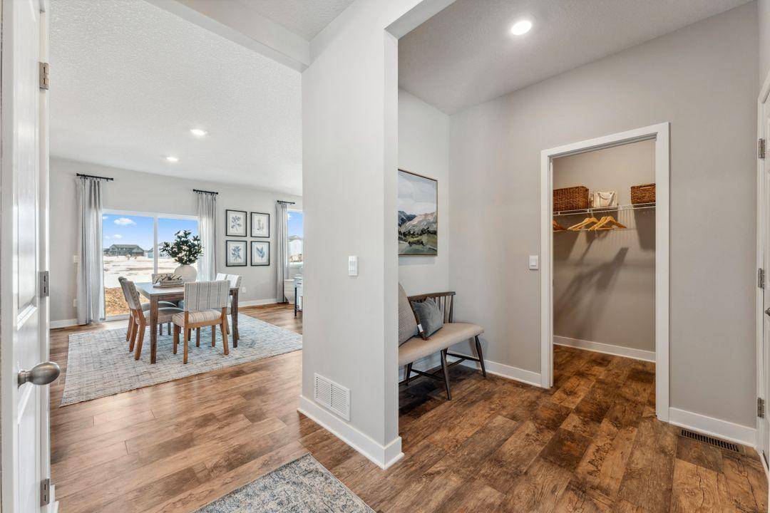 1721 Oak Creek PASS, Chaska, MN 55318