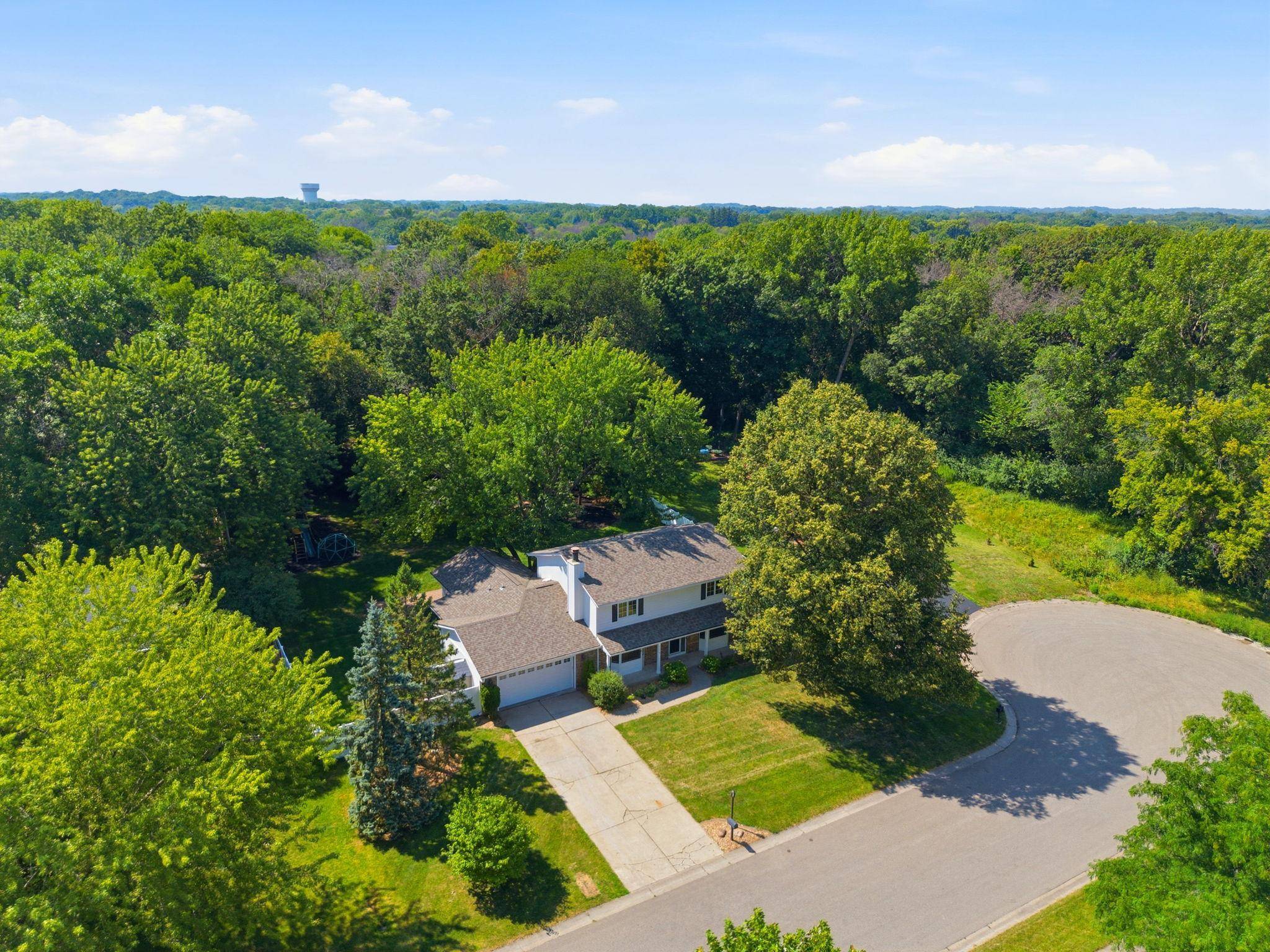 7610 Heritage RD, Eden Prairie, MN 55346