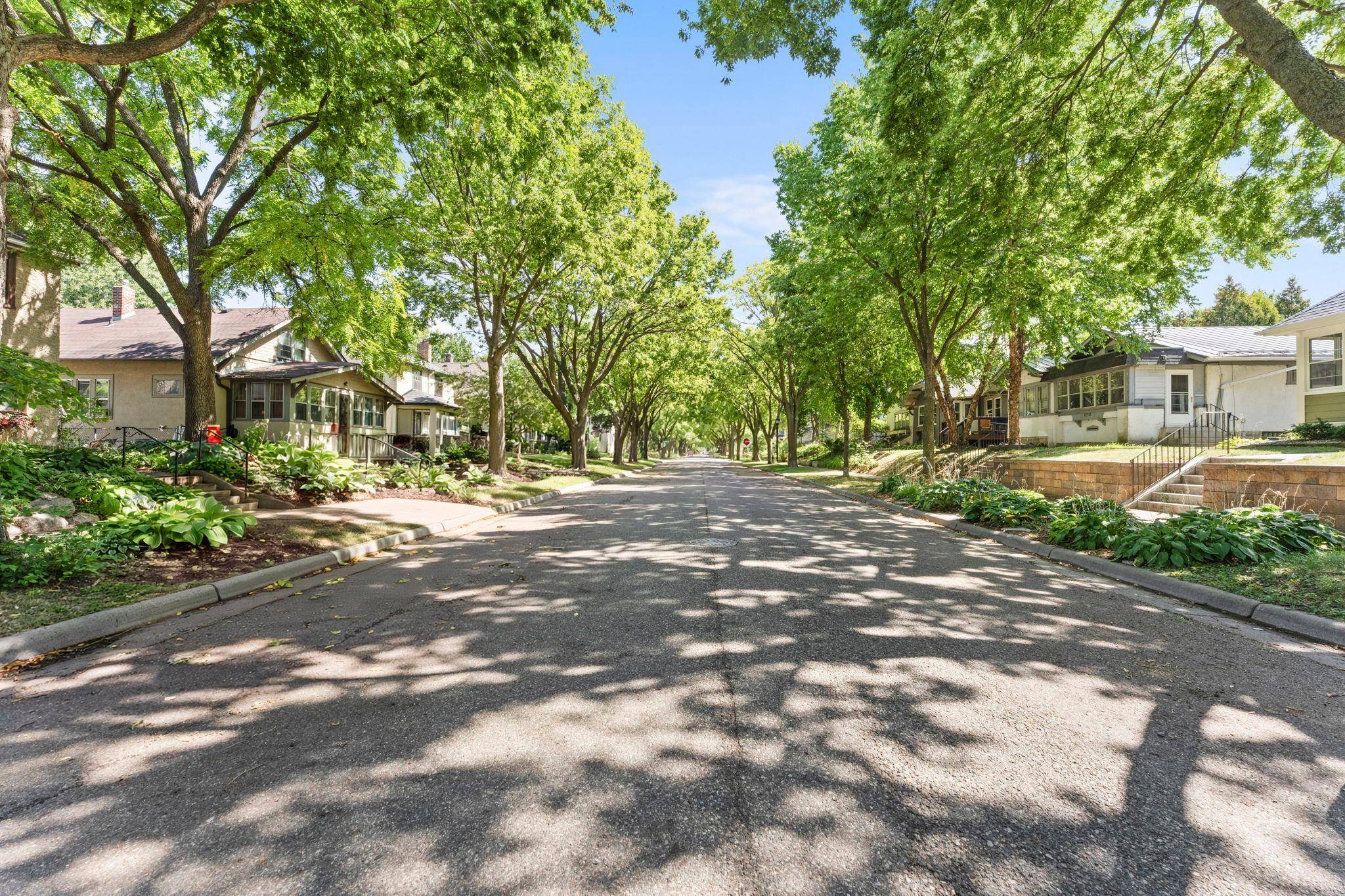1717 Juliet AVE, Saint Paul, MN 55105