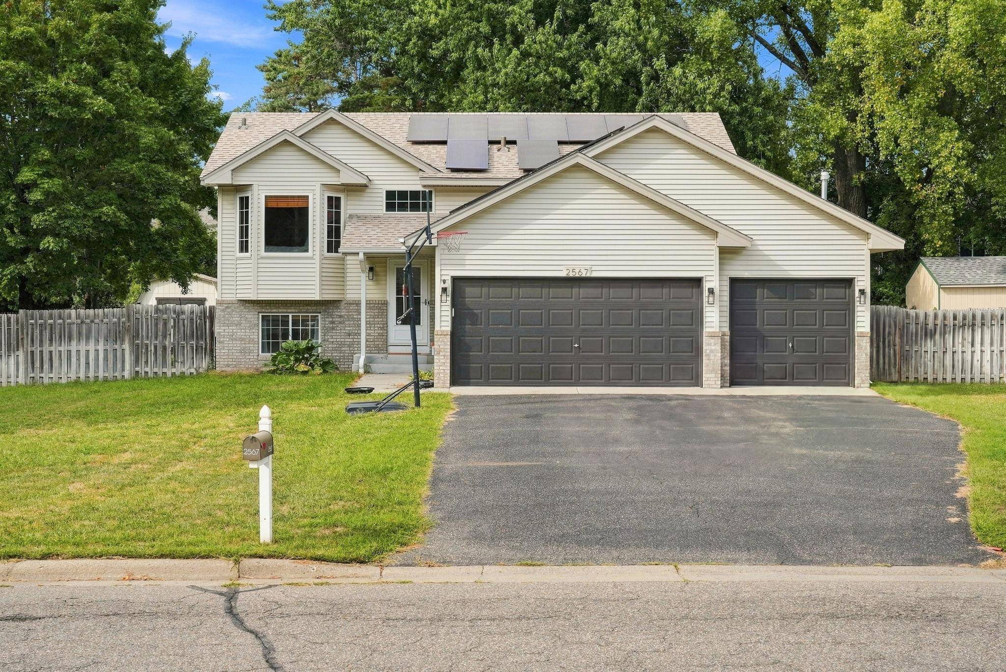 2567 91st AVE NE, Blaine, MN 55449