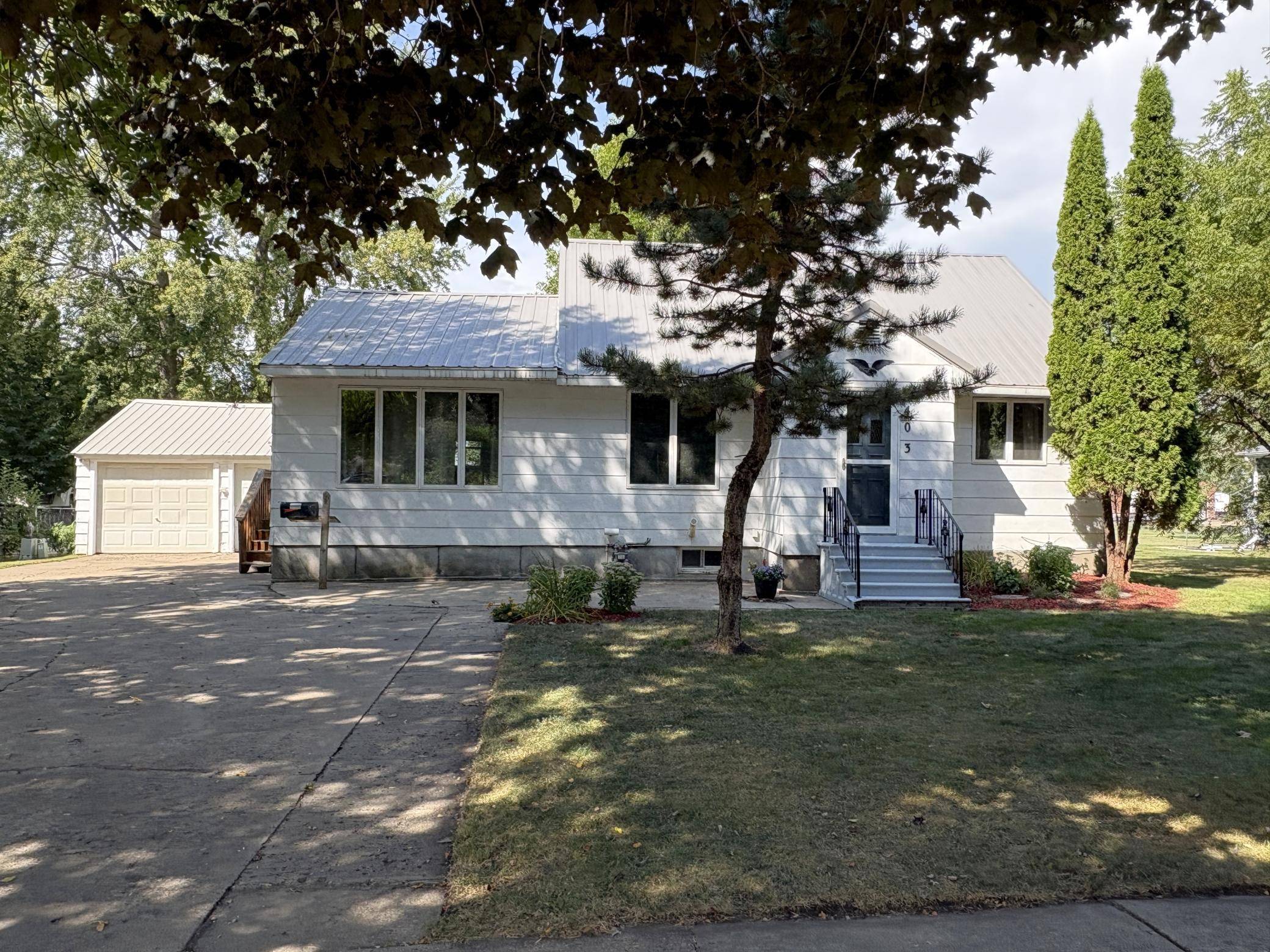 403 N 7th ST, Marshall, MN 56258