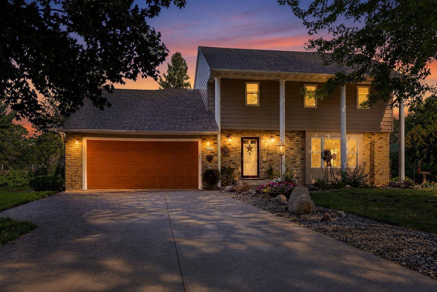 616 8th ST SW, Faribault, MN 55021