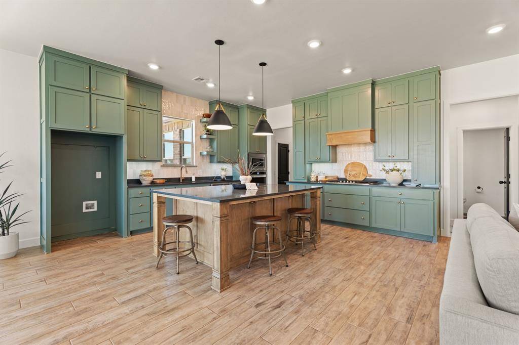19909 Thornhaven DR, Edmond, OK 73012