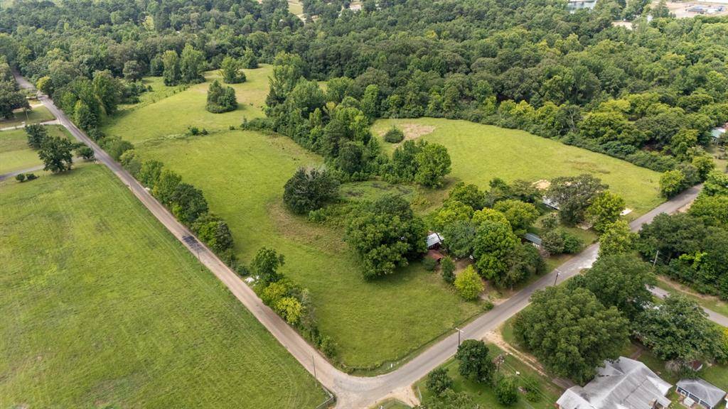 8 Chipmunk RD, Broken Bow, OK 74728