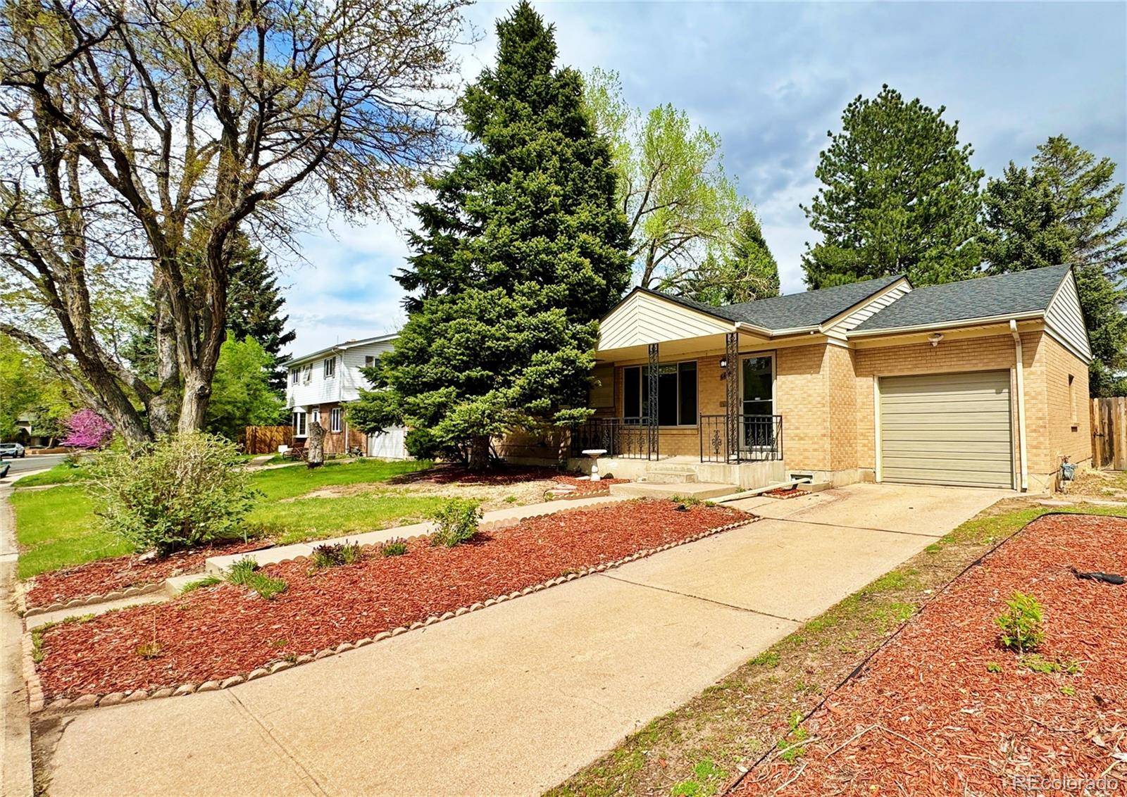 6644 S Race CIR, Centennial, CO 80121