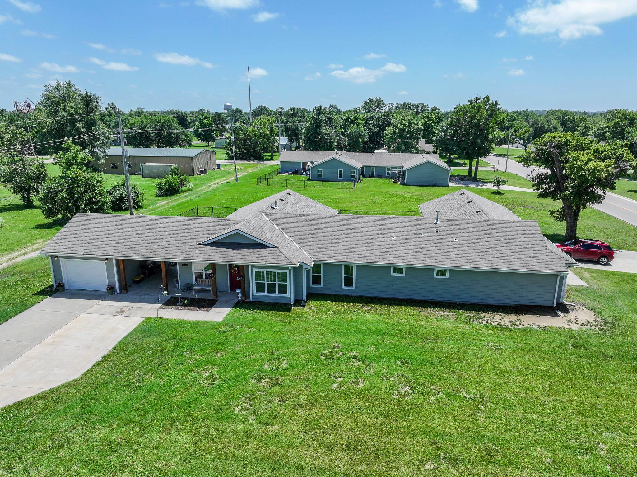 1122 N Main, Eureka, KS 67045