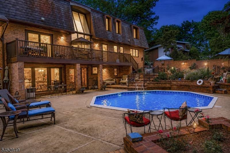 203 Harwood Pl, Paramus Boro, NJ 07652