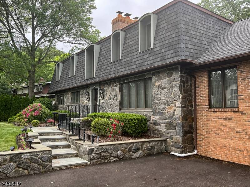 203 Harwood Pl, Paramus Boro, NJ 07652