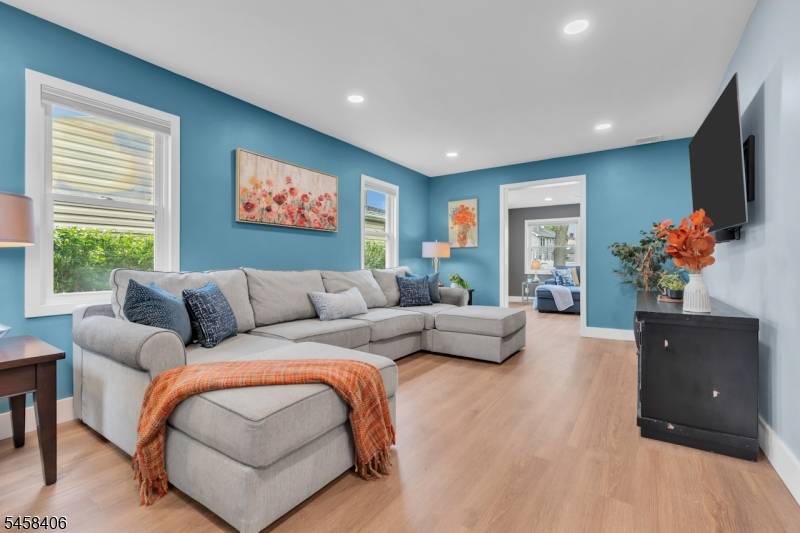 478 Whitewood Rd, Union Twp., NJ 07083