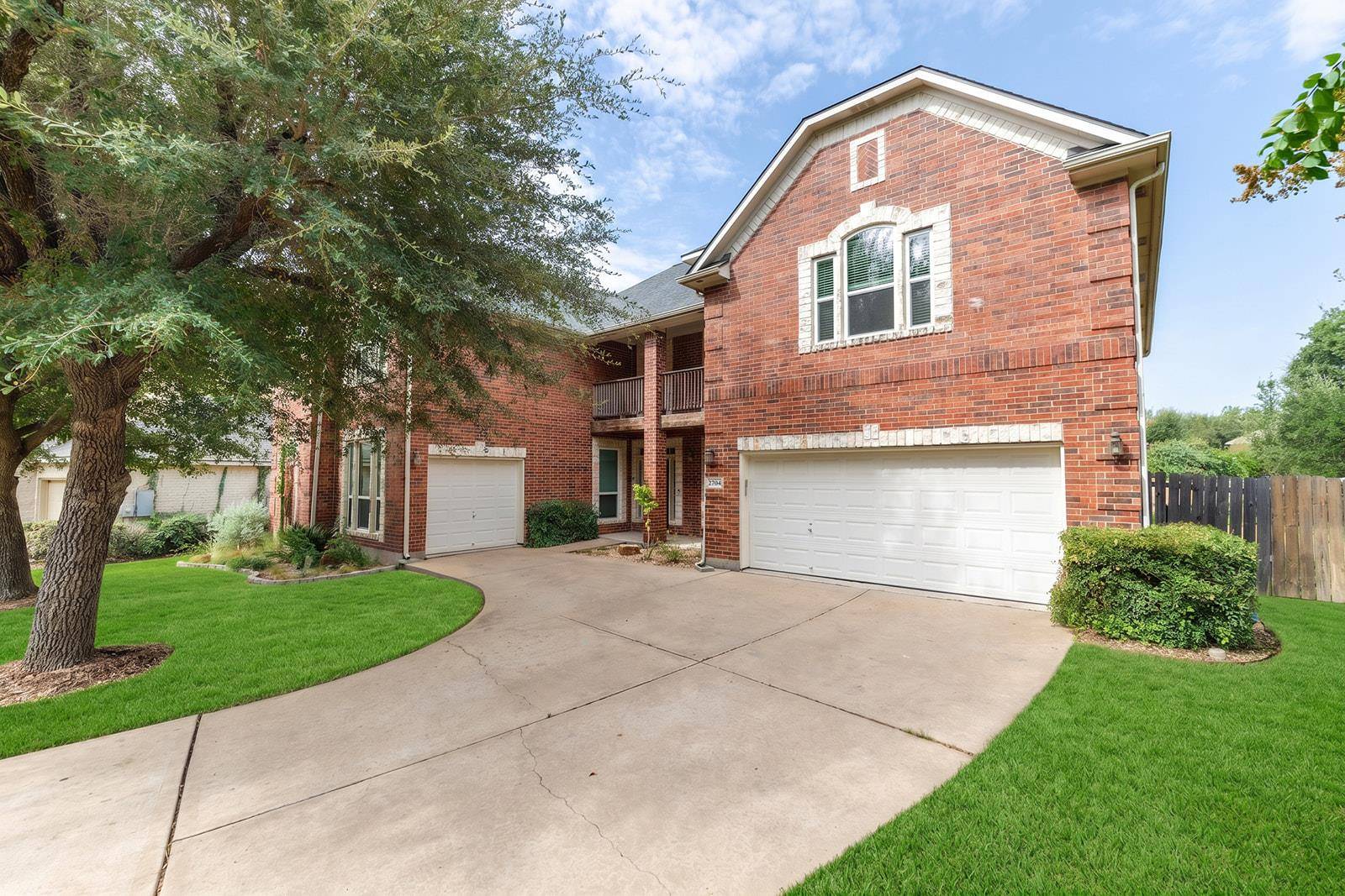 2704 Covington PL, Round Rock, TX 78681