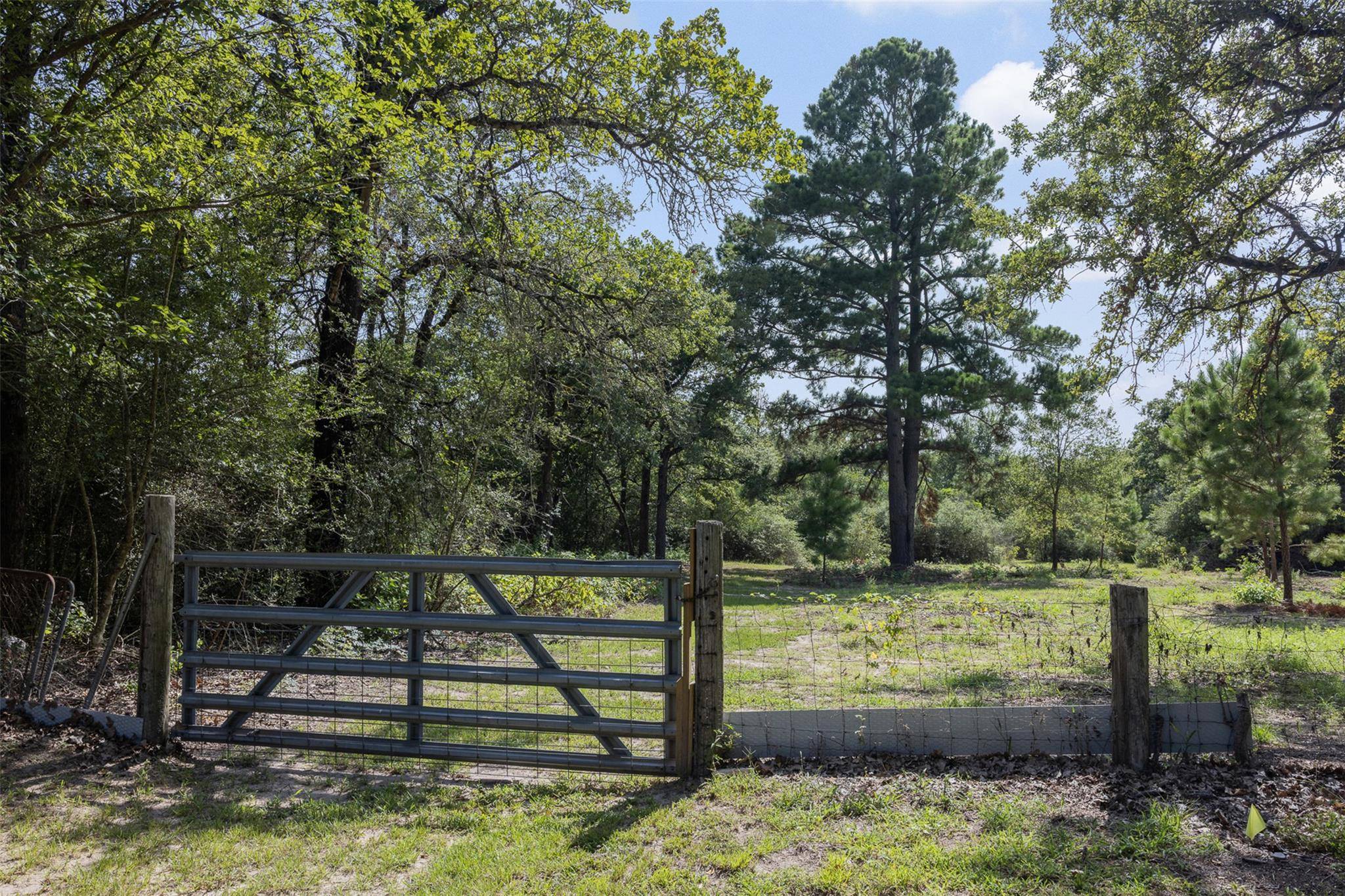 422 Private Road 7051 RD, Milano, TX 76556