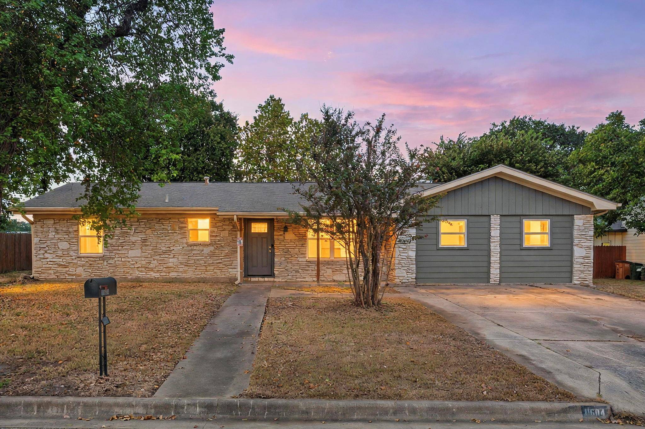 11604 N Oaks DR, Austin, TX 78753