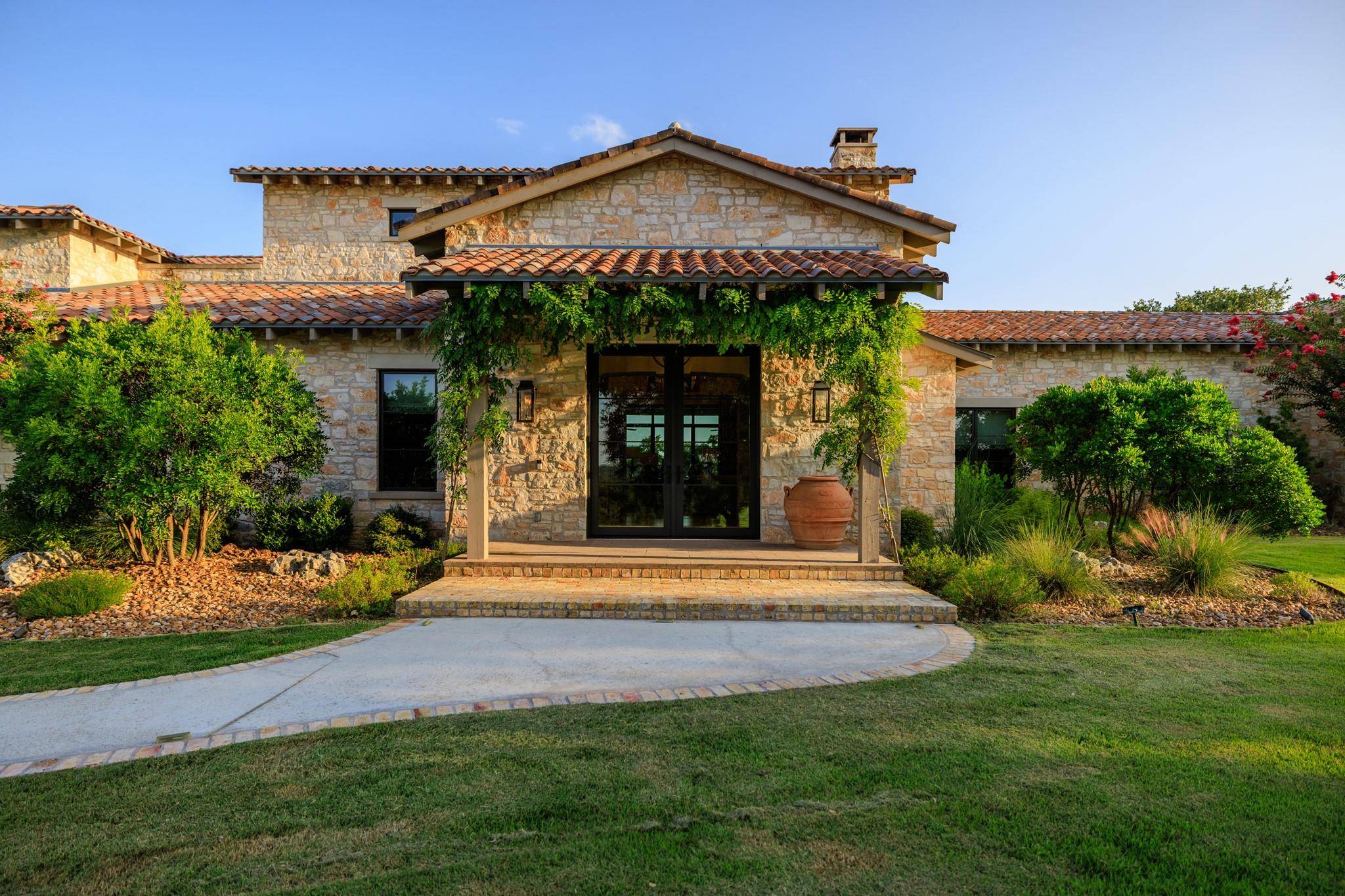 279 Achtzehn RD, Fredericksburg, TX 78624
