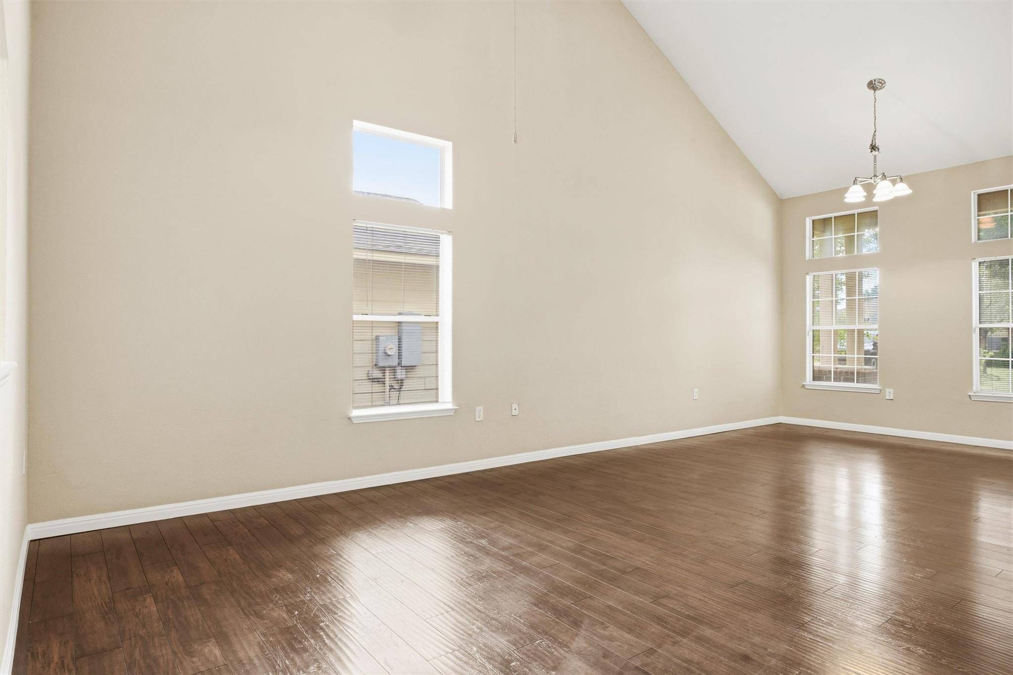 12909 Noche Clara DR, Del Valle, TX 78617