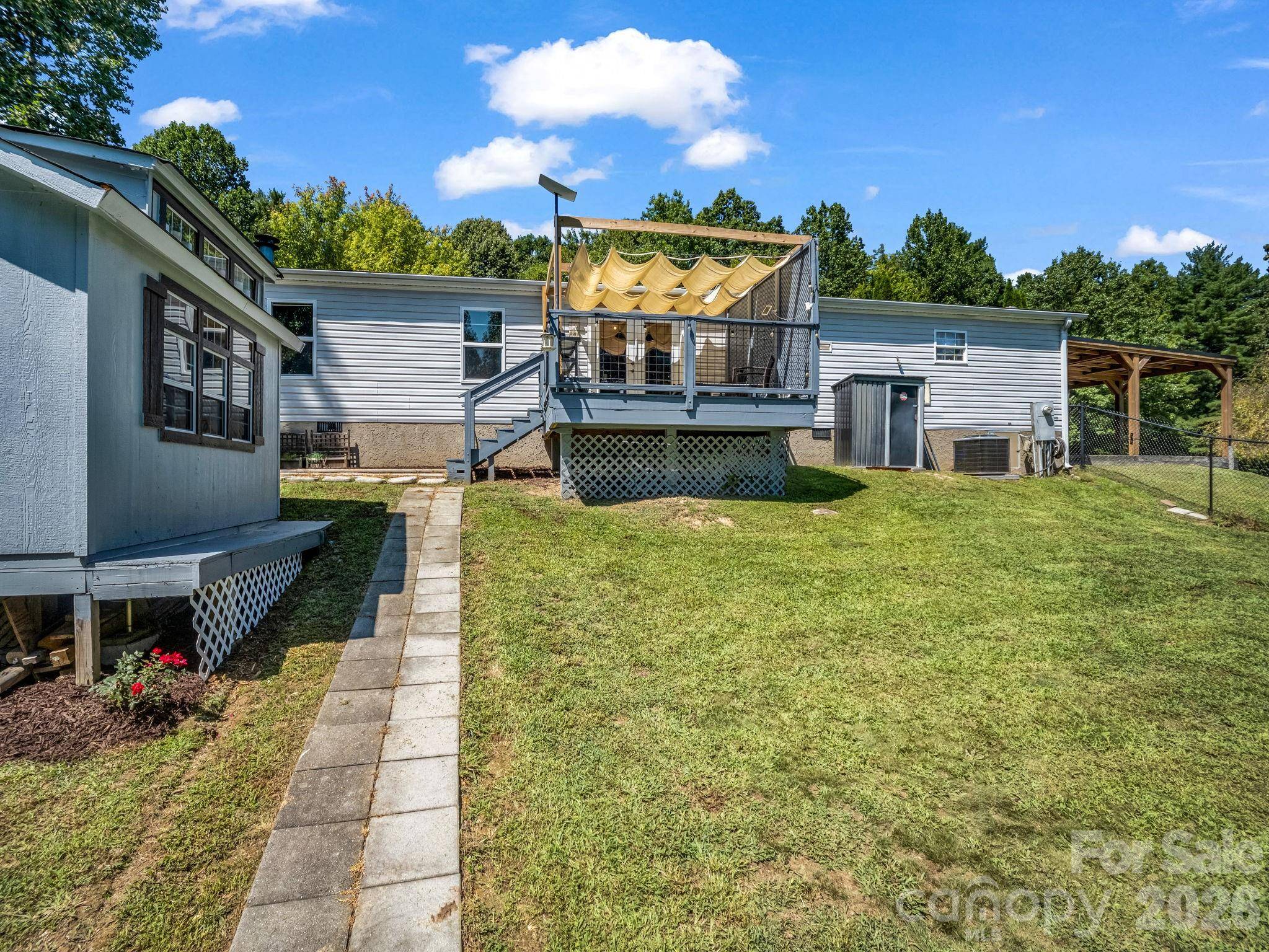 14 Old Possum Holler RD, Hendersonville, NC 28739