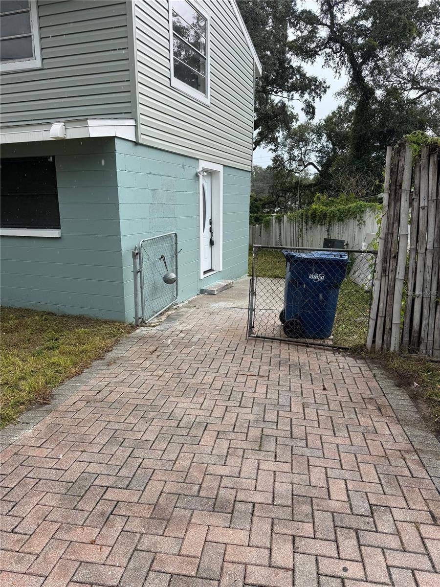10801 N EDISON AVE, Tampa, FL 33612