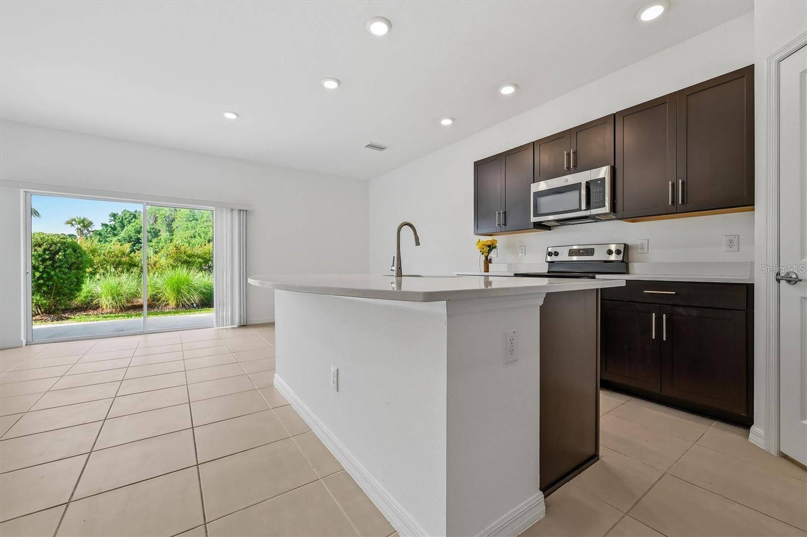 34202 POLACCA LN, Wesley Chapel, FL 33543