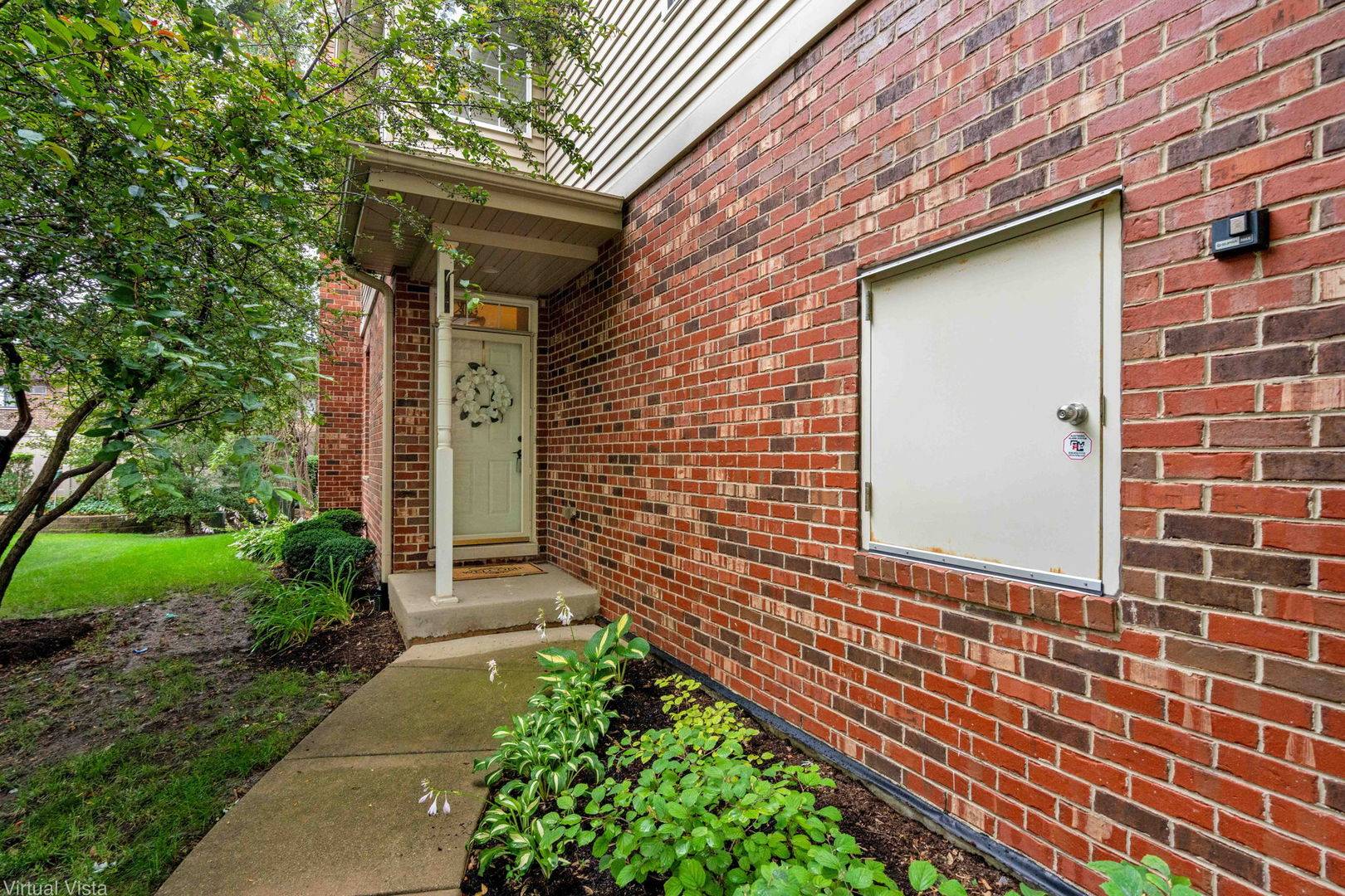 410 N River RD, Naperville, IL 60540