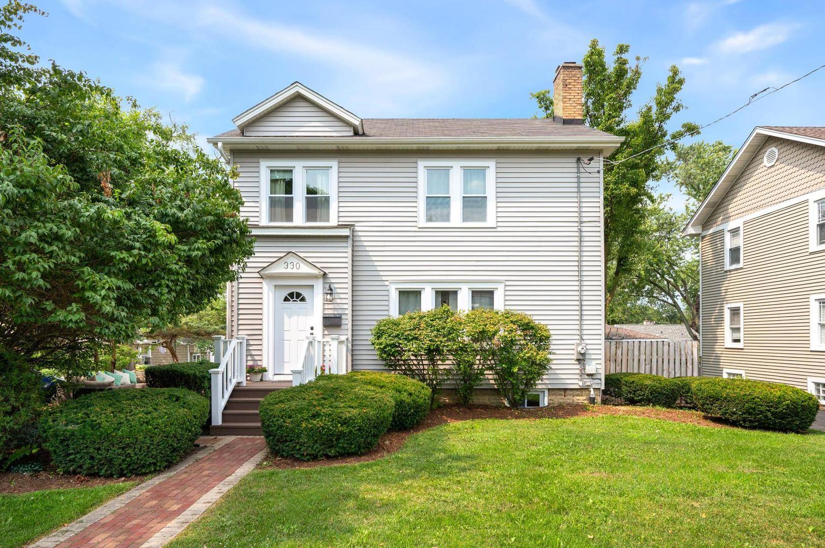 330 Hillside AVE, Glen Ellyn, IL 60137