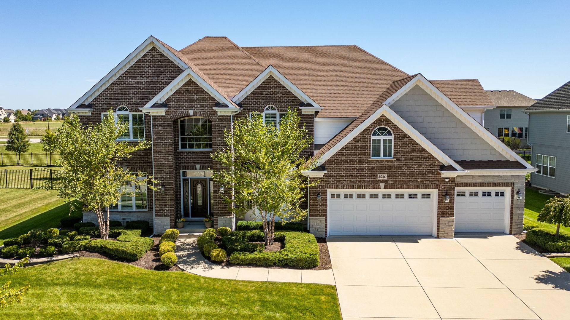 4540 Shumard LN, Naperville, IL 60564