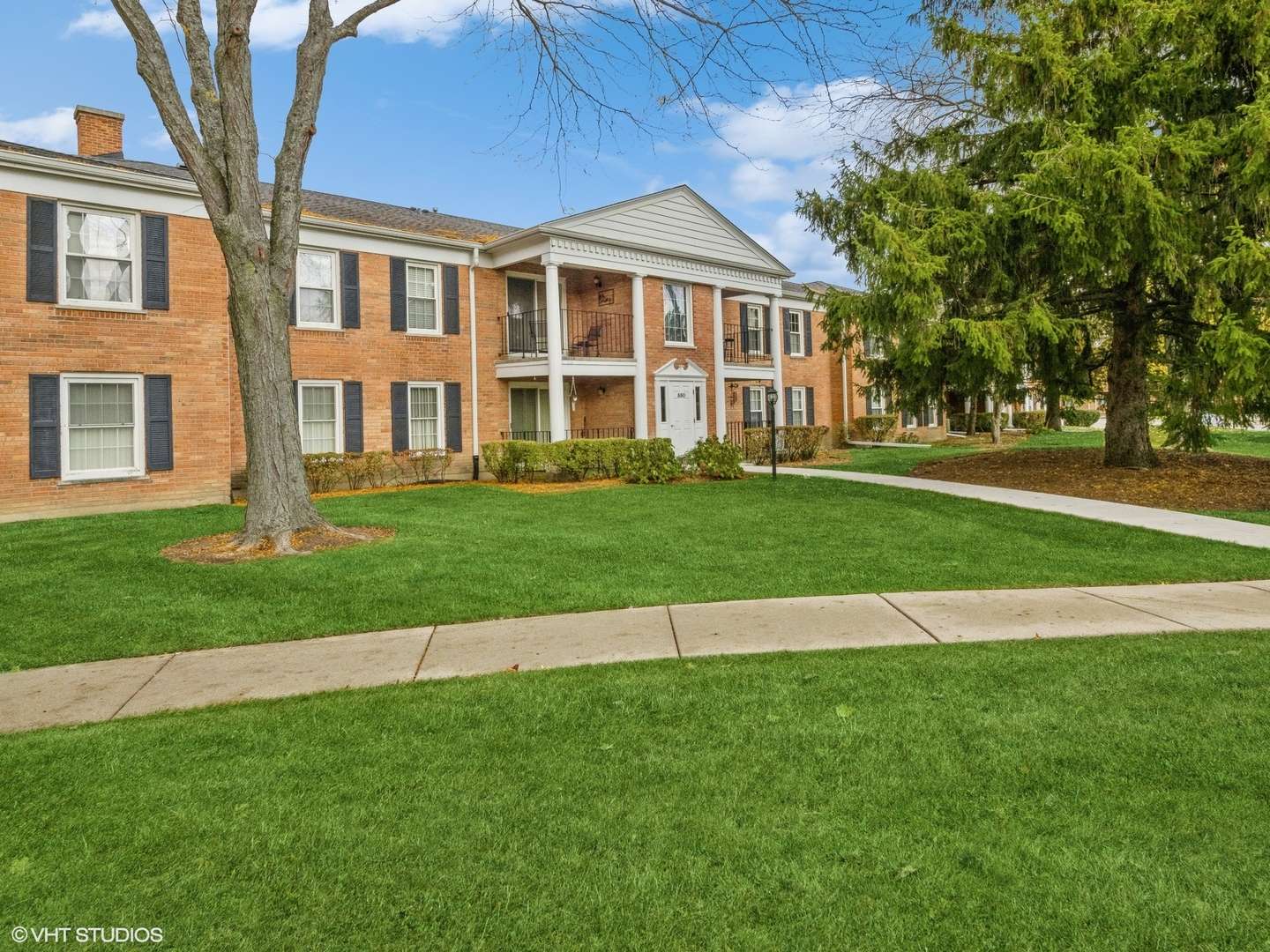 550 Shorely DR #104, Barrington, IL 60010