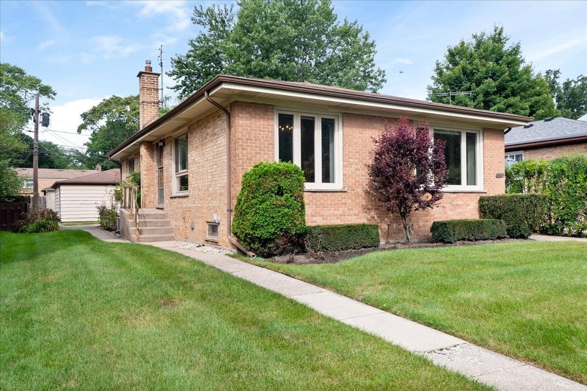 8624 Hamlin AVE, Skokie, IL 60076