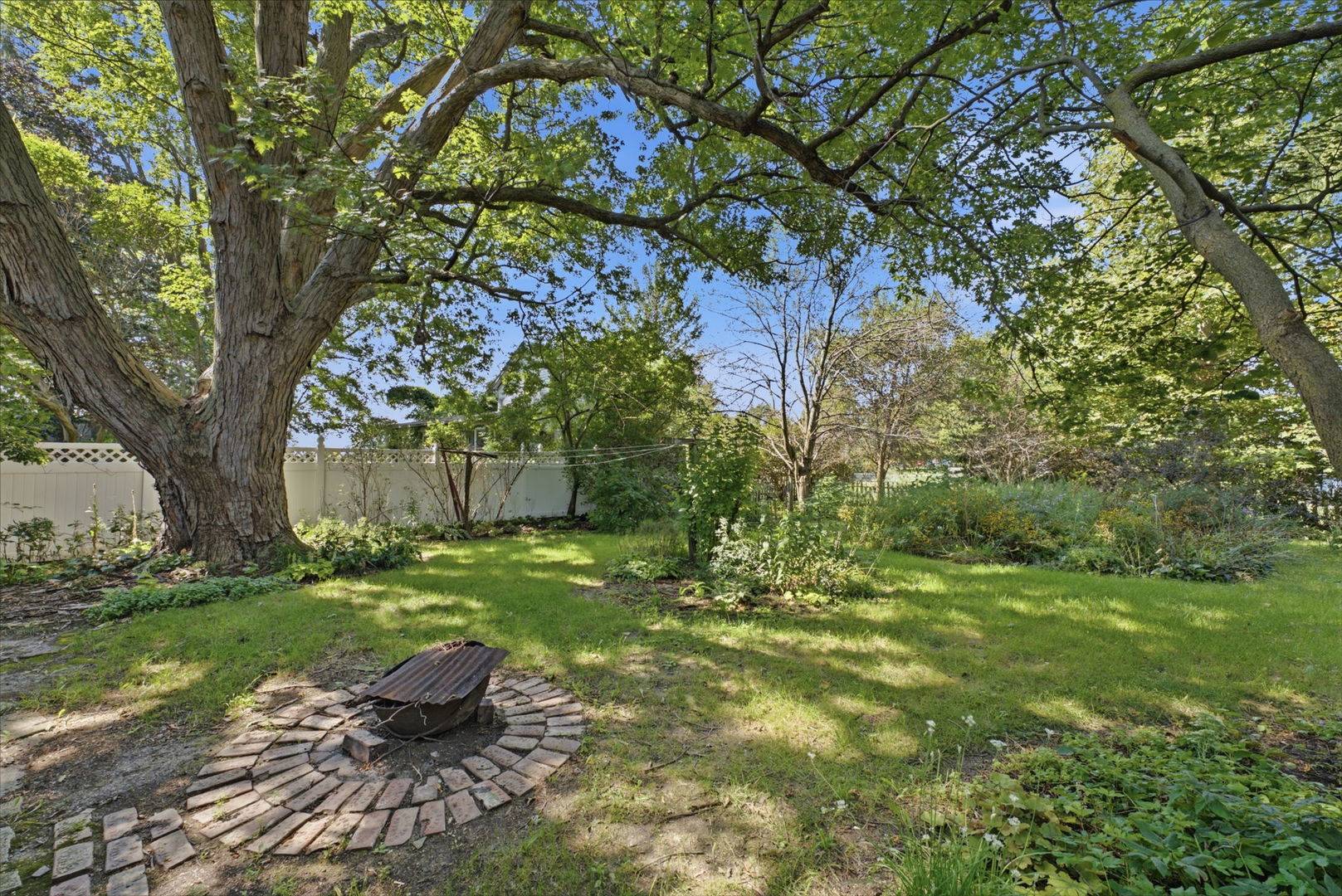 615 Sycamore ST, New Windsor, IL 61465