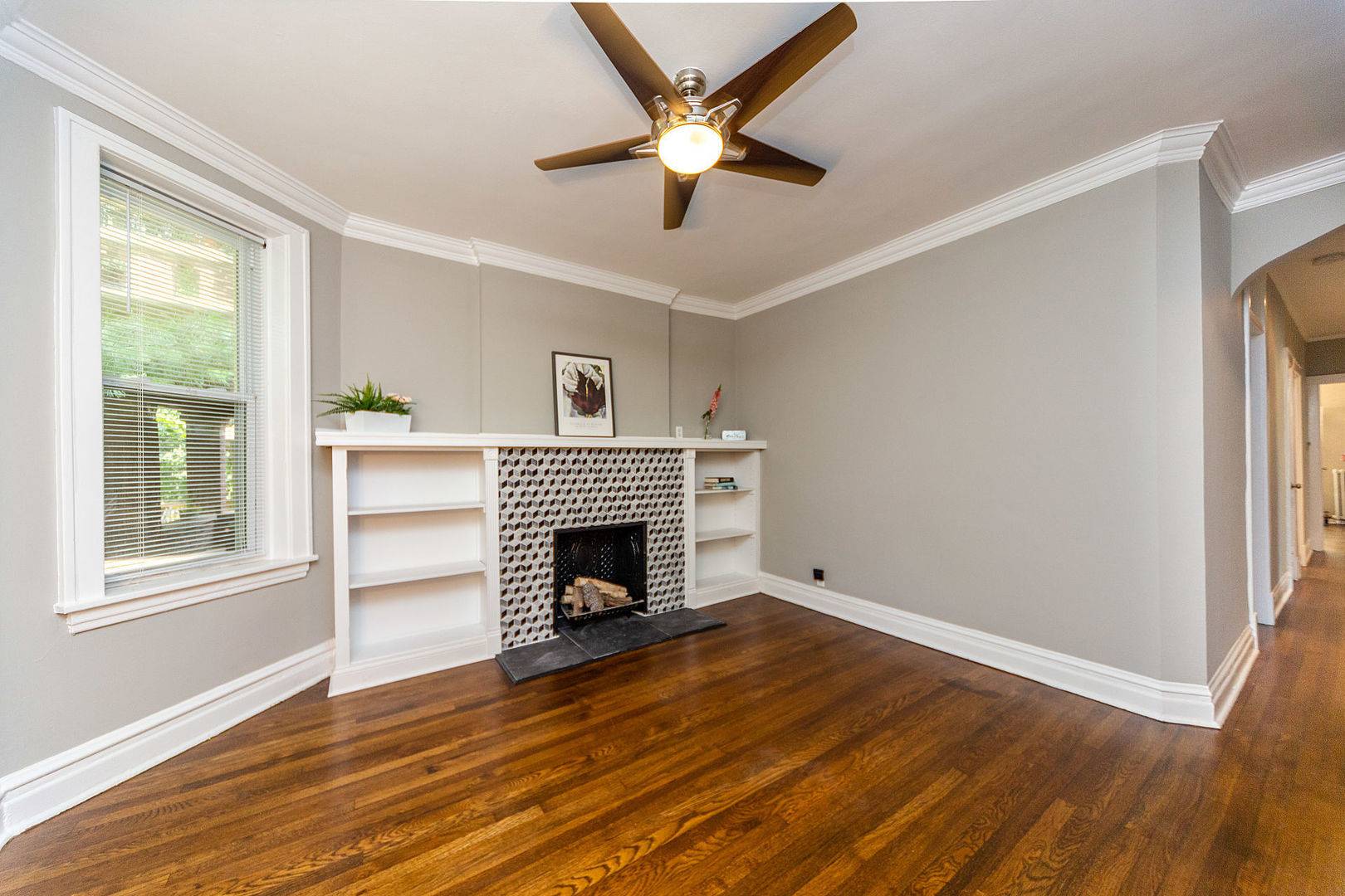2037 W Estes AVE #1, Chicago, IL 60645
