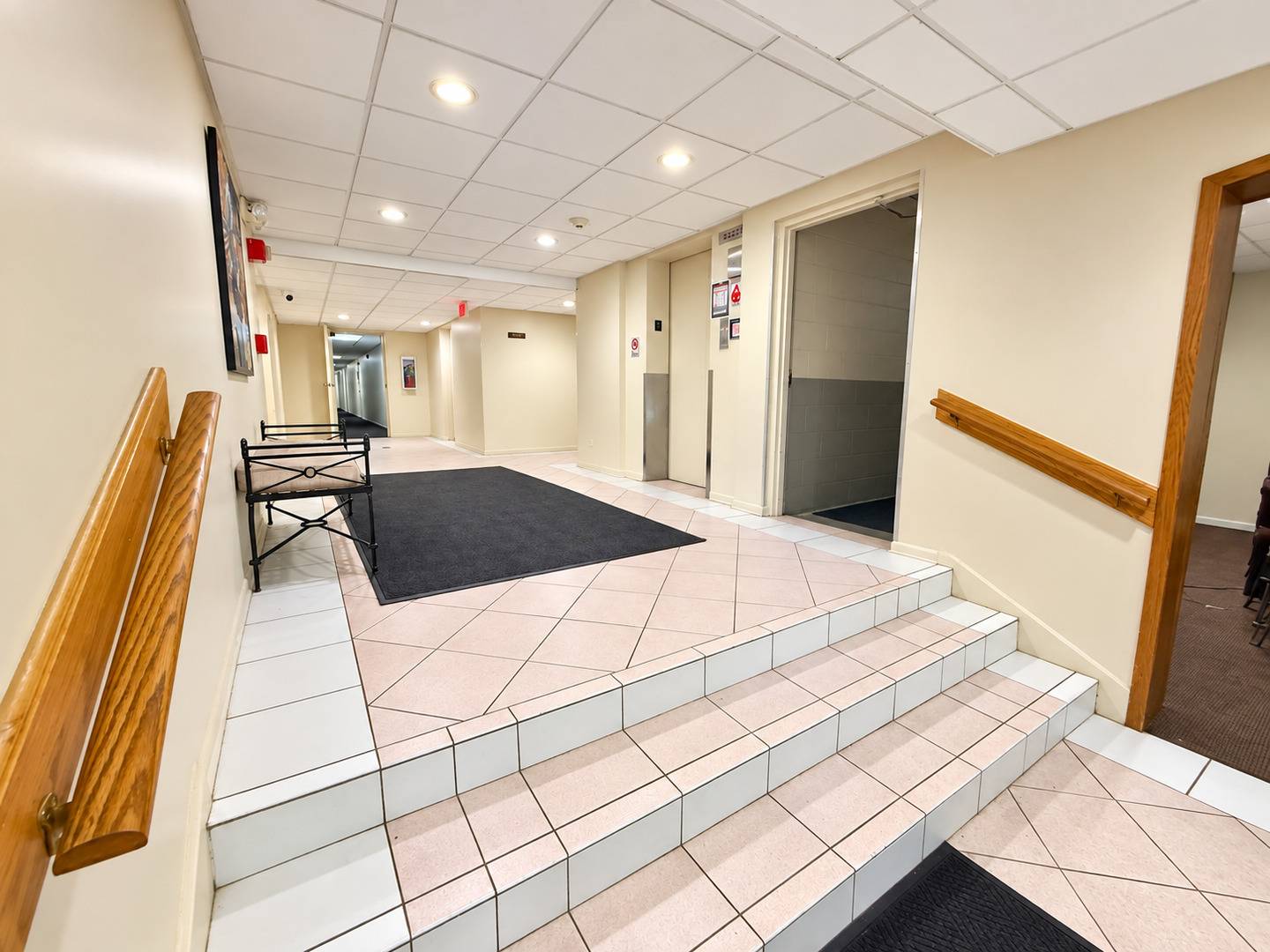 1331 S Finley RD #213, Lombard, IL 60148
