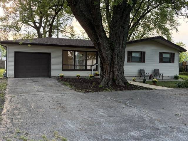 1263 Theresa LN, Bourbonnais, IL 60914