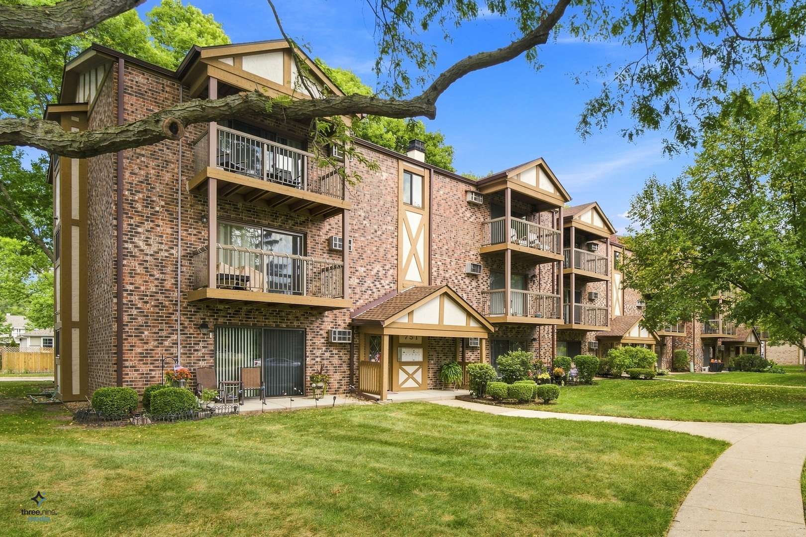 753 S Dwyer AVE #C, Arlington Heights, IL 60005