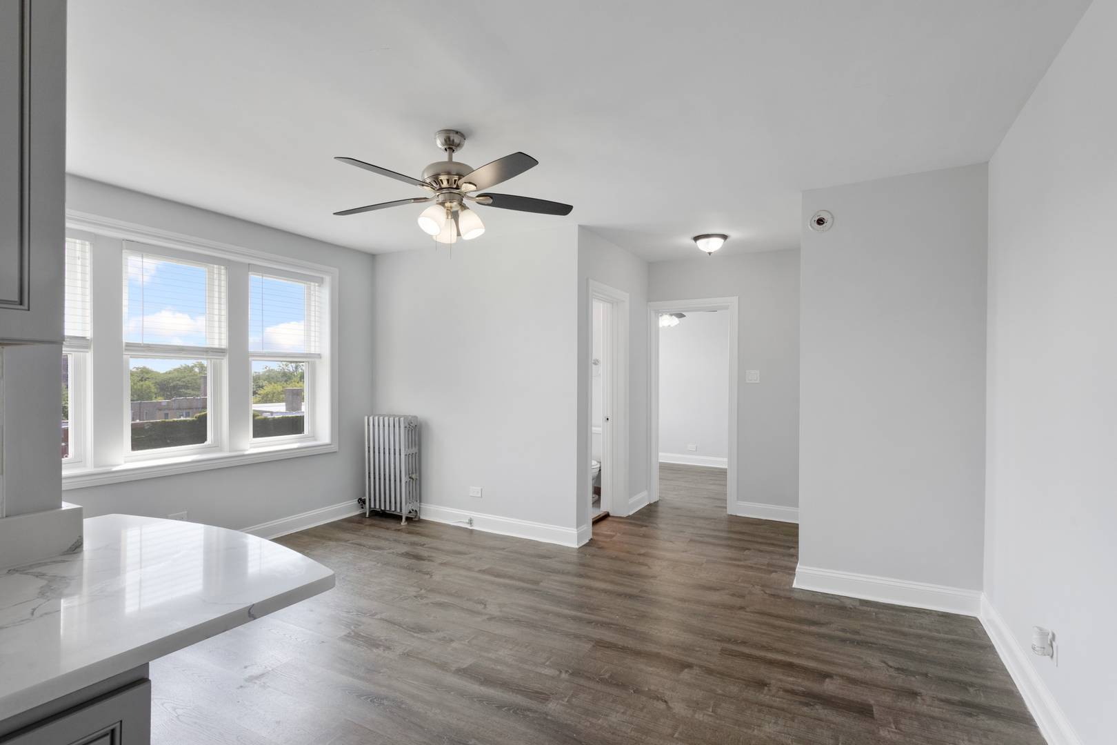 1521 W Sherwin AVE #503, Chicago, IL 60626