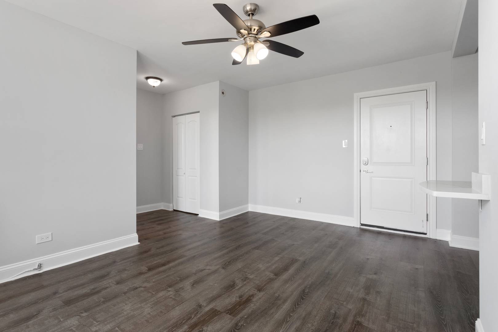 1521 W Sherwin AVE #503, Chicago, IL 60626