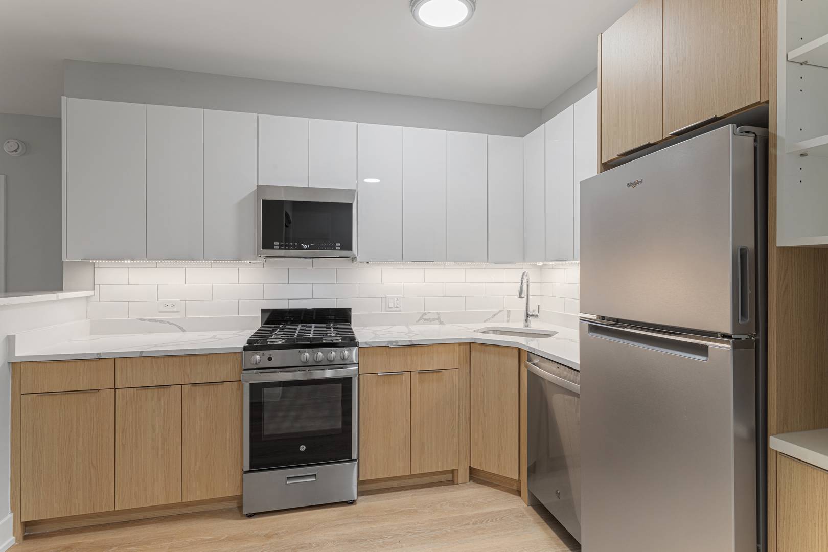 1625 W Howard AVE #220, Chicago, IL 60626