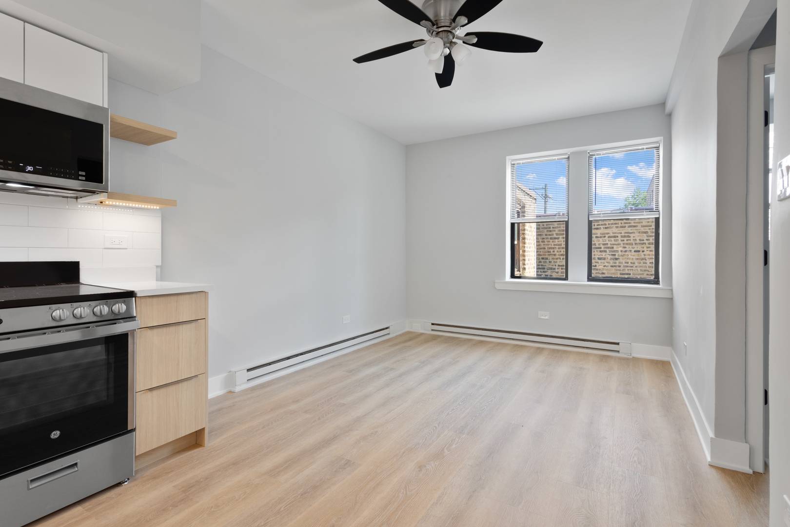 1634 W HOWARD ST #211, Chicago, IL 60626
