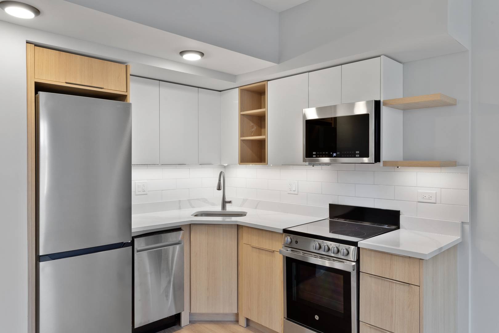 1634 W HOWARD ST #211, Chicago, IL 60626