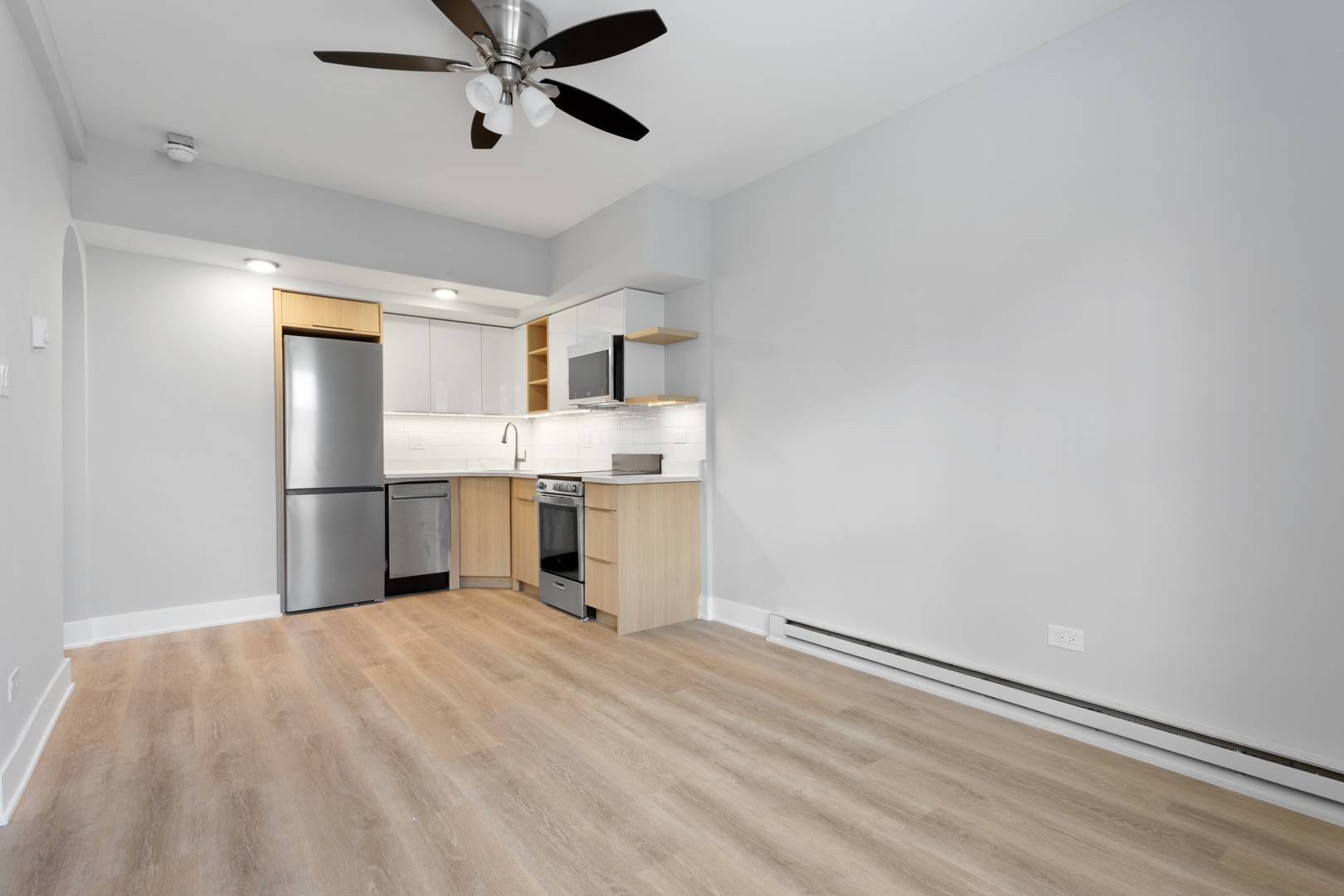 1634 W HOWARD ST #211, Chicago, IL 60626