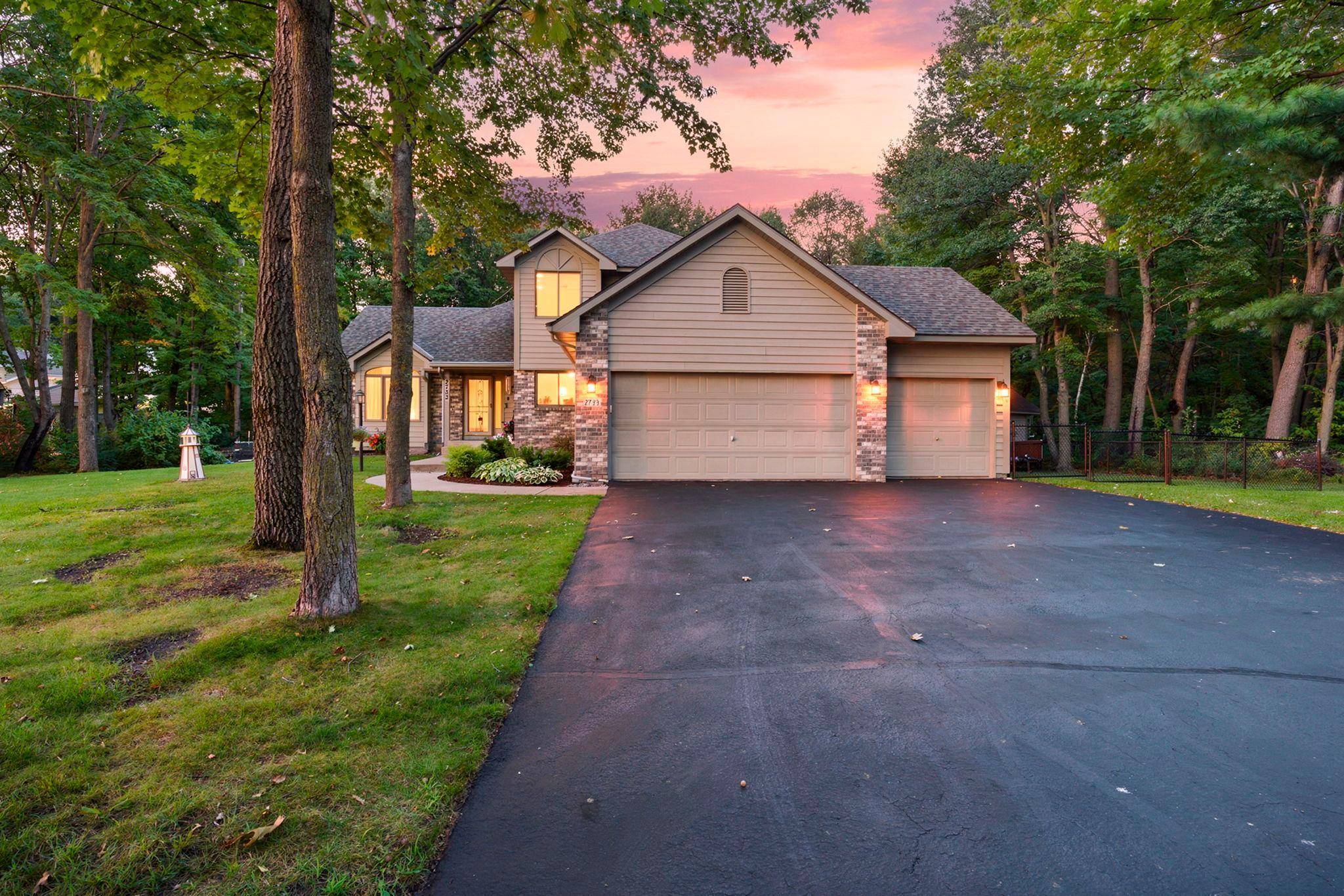 2733 158th AVE NE, Ham Lake, MN 55304