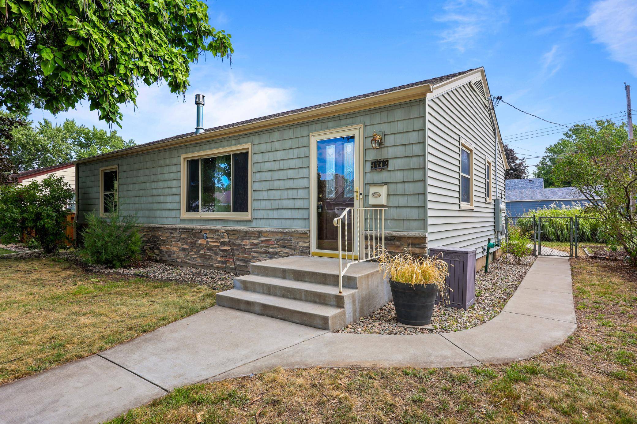 4742 Zane AVE N, Crystal, MN 55429