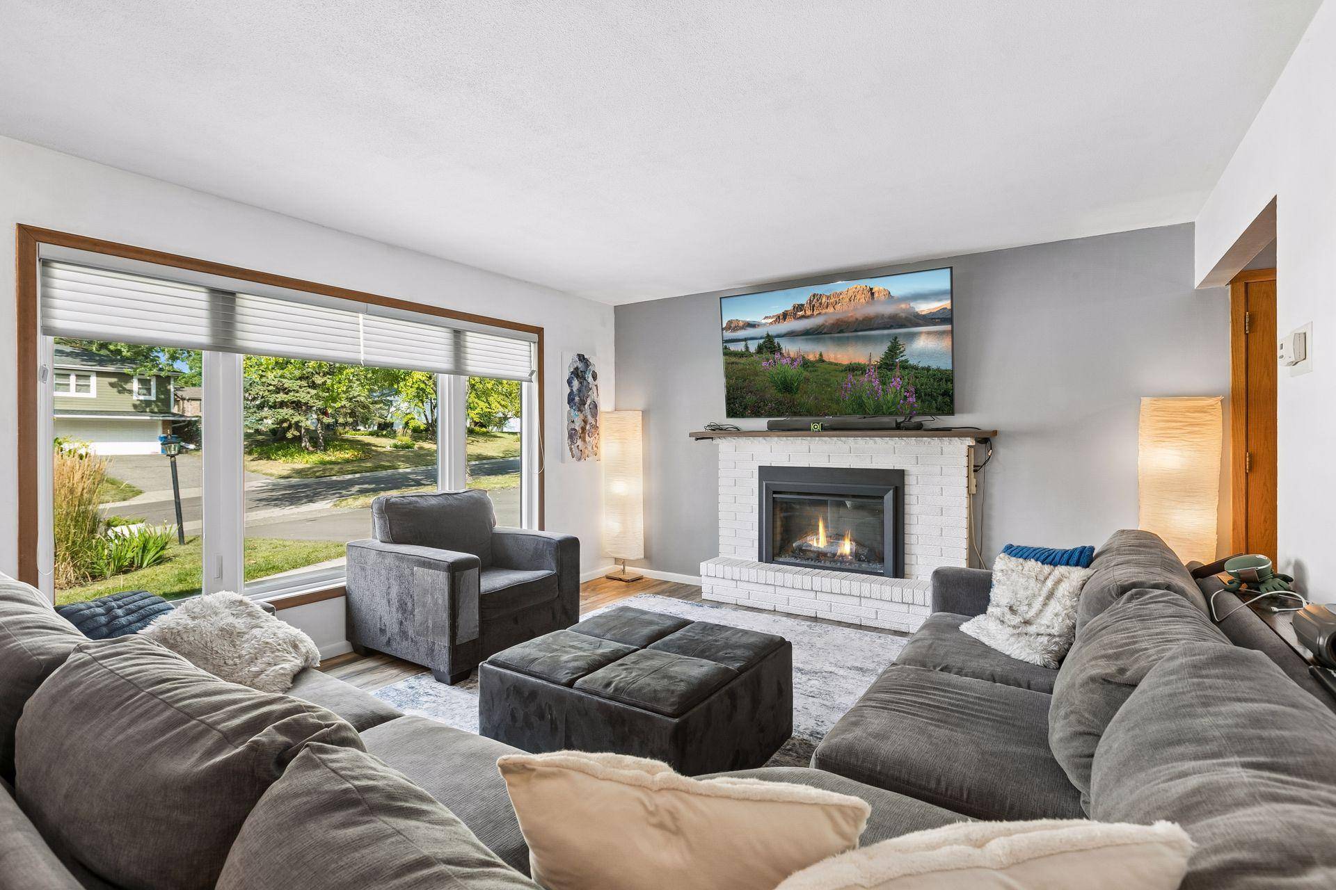 2230 Decatur AVE N, Golden Valley, MN 55427