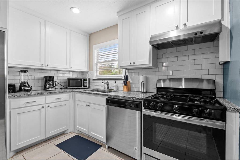 1110 Park Street, Arlington, TX 76011