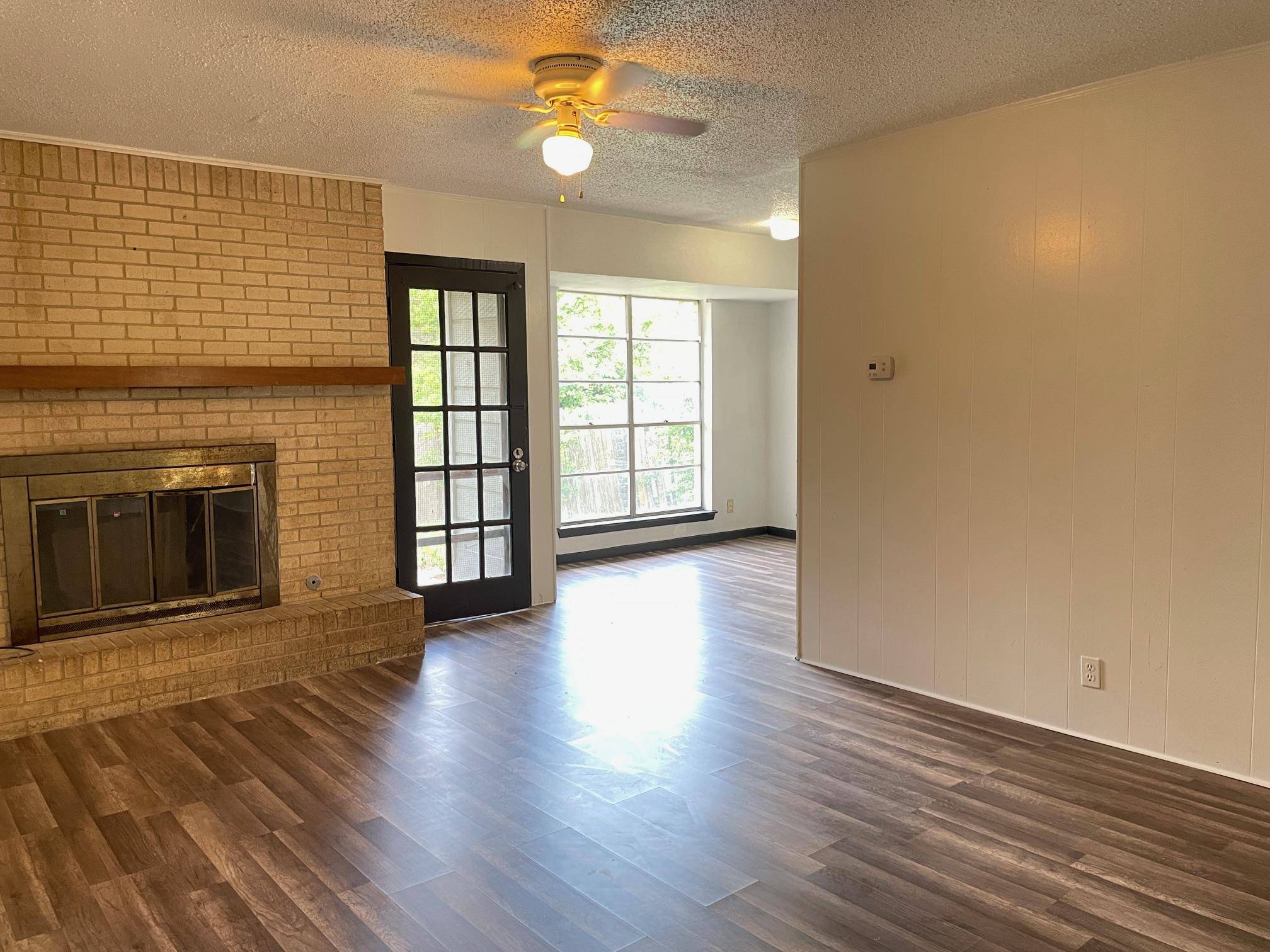 2015 Greenbrook PKWY #B, Austin, TX 78723