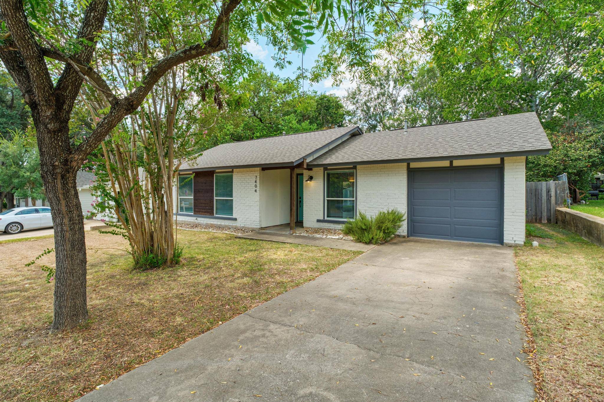7404 Lunar DR, Austin, TX 78745