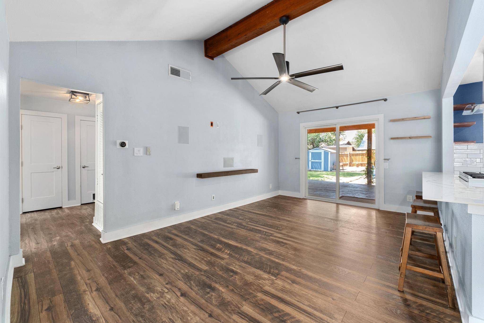 7404 Lunar DR, Austin, TX 78745