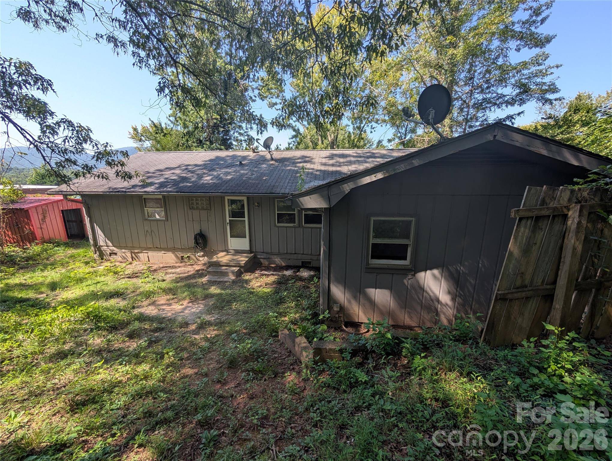 202 Melody CIR, Swannanoa, NC 28778
