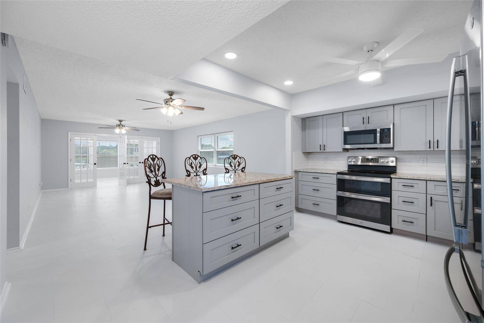 2258 WORLD PARKWAY BLVD W #40, Clearwater, FL 33763