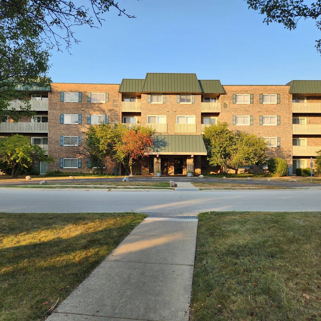 675 GROVE DR #113, Elk Grove Village, IL 60007