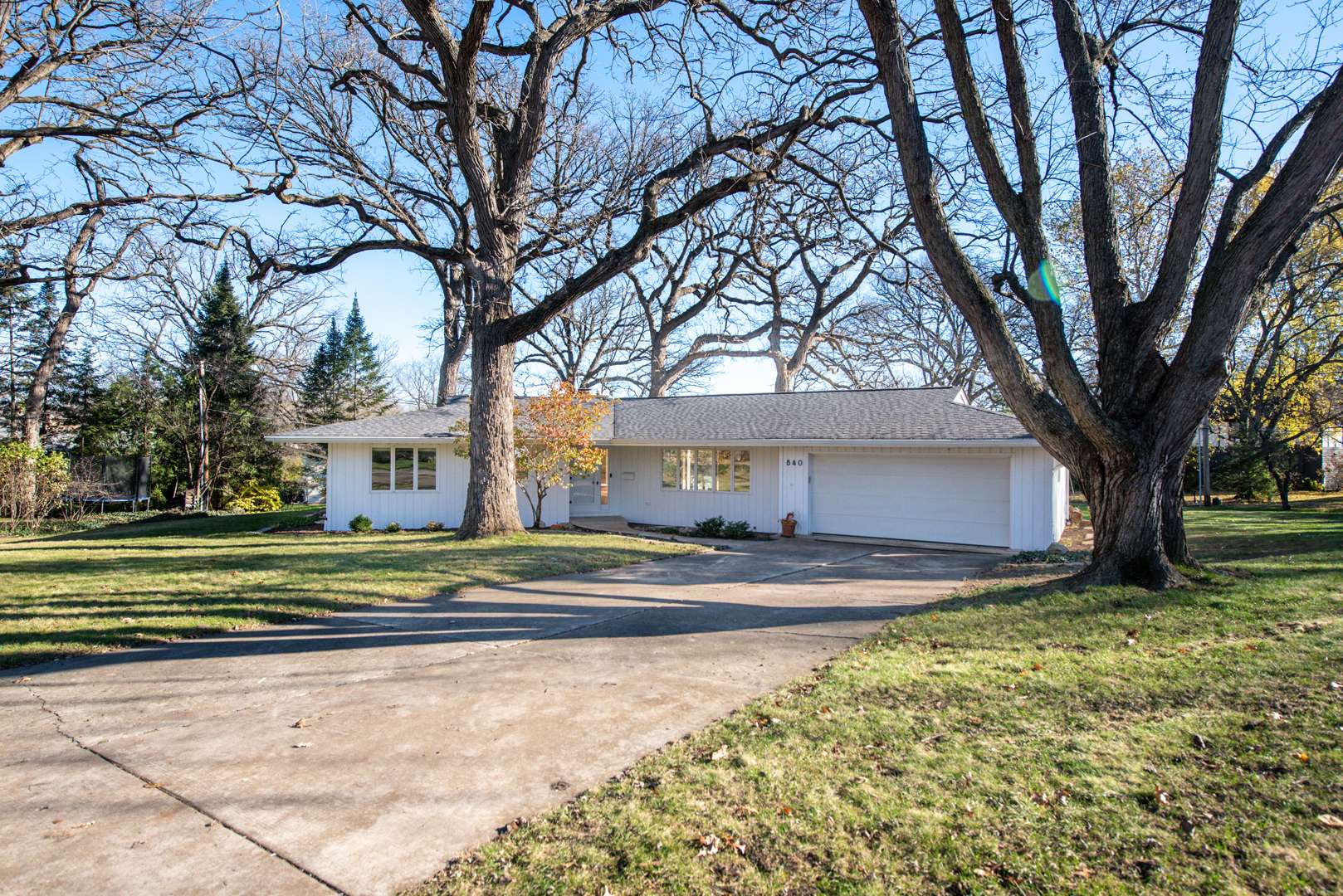 840 Hawthorne DR, Naperville, IL 60540