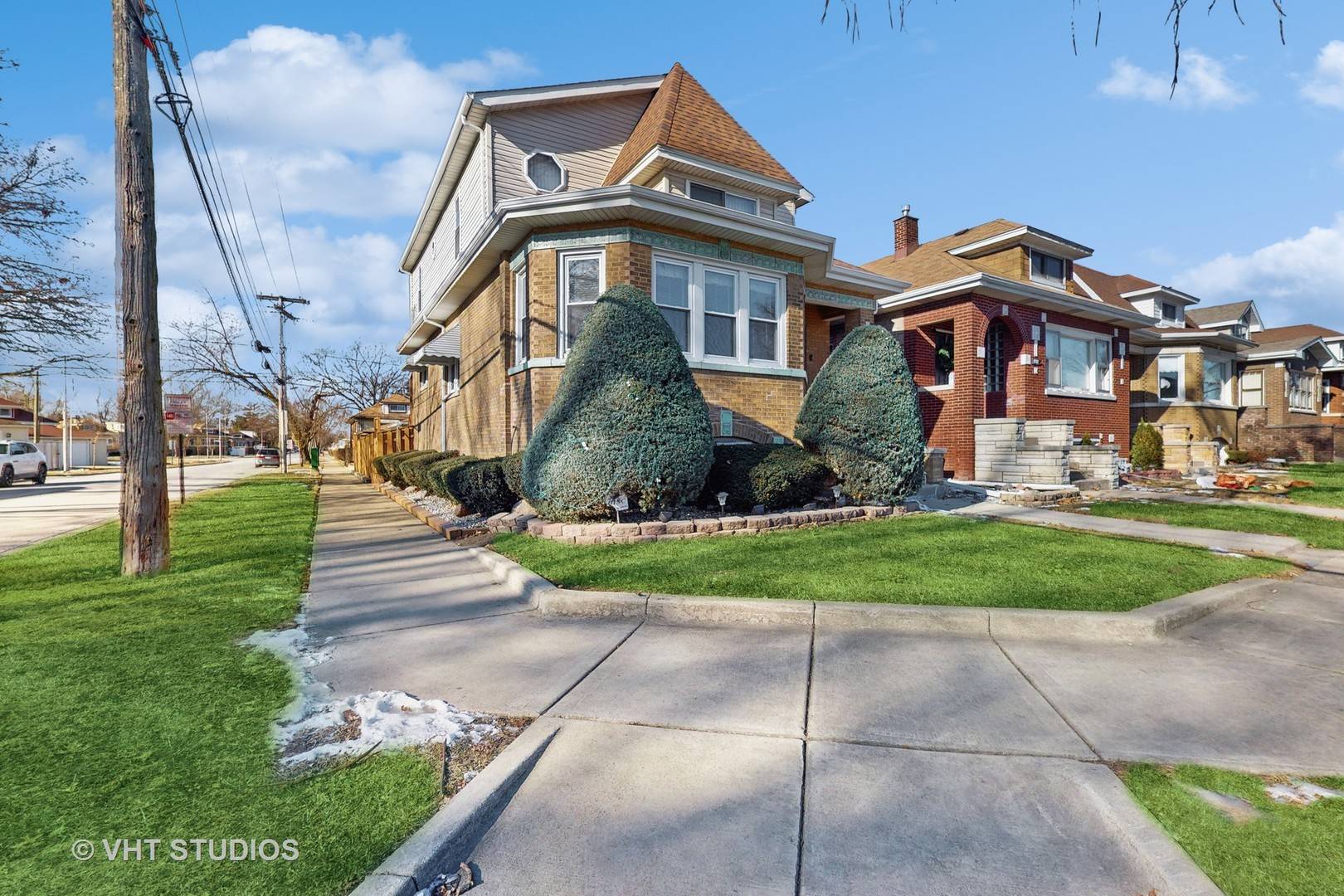 2700 N 76th CT, Elmwood Park, IL 60707